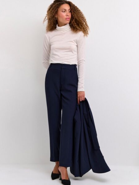 26 THE Tailored Straight Pant