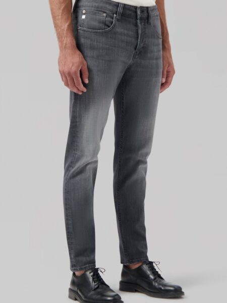 MUD Jeans mannen vegan Jeans Slimmer Rick Authentiek Zwart